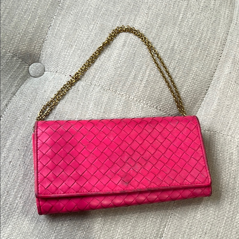 Bottega Venetta Pink wallet (chain for reference only)